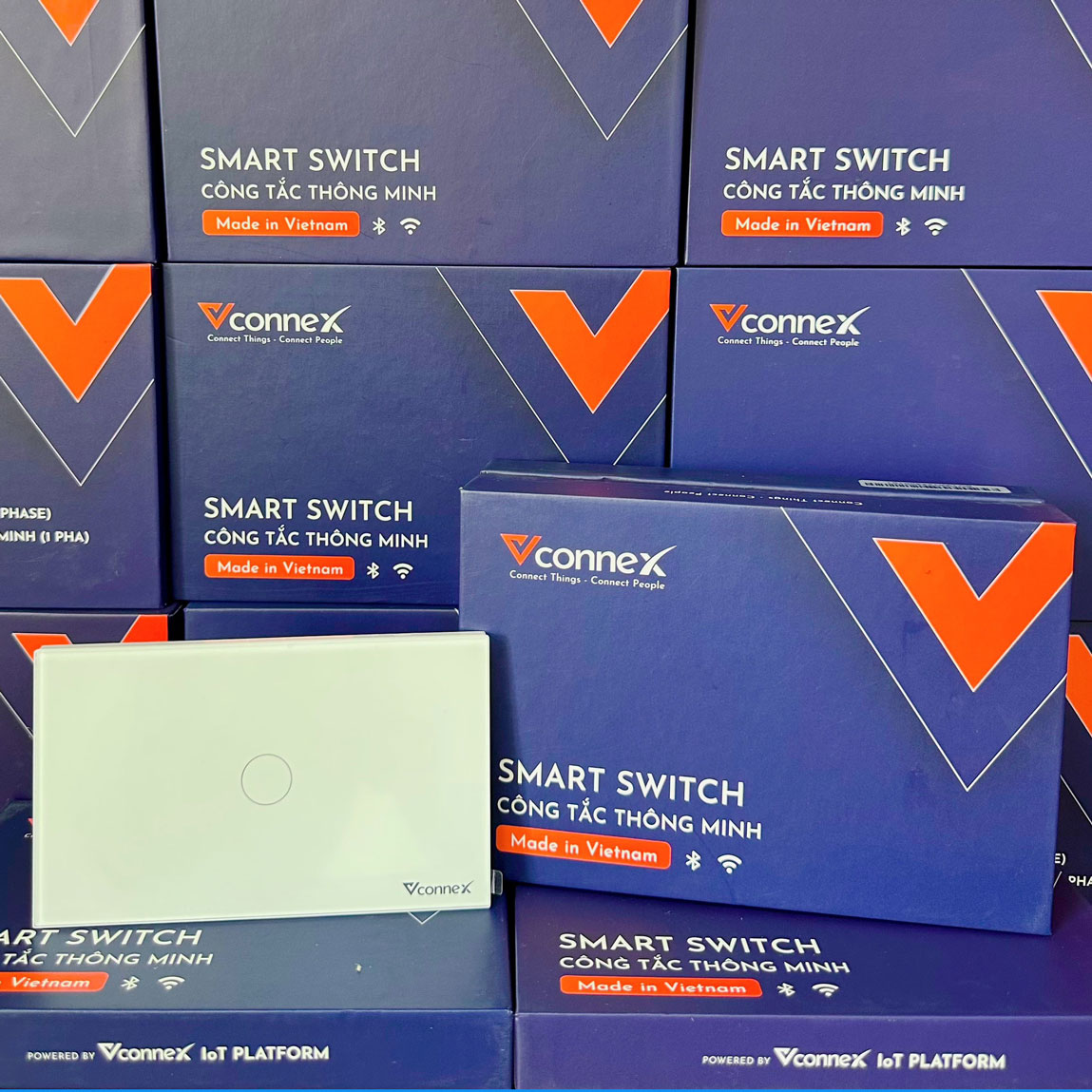 Công tắc thông minh Vconnex - Trắng chữ nhật